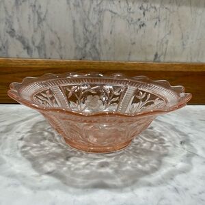 vintage Hazel-Atlas Glass Co. pink depression glass serving bowl in Royal Lace